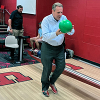 Jim Livingston prepares to throw his ball