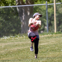 Barb Iannucci (USS) catches the ball. (Photo by Thanh Nguyen)